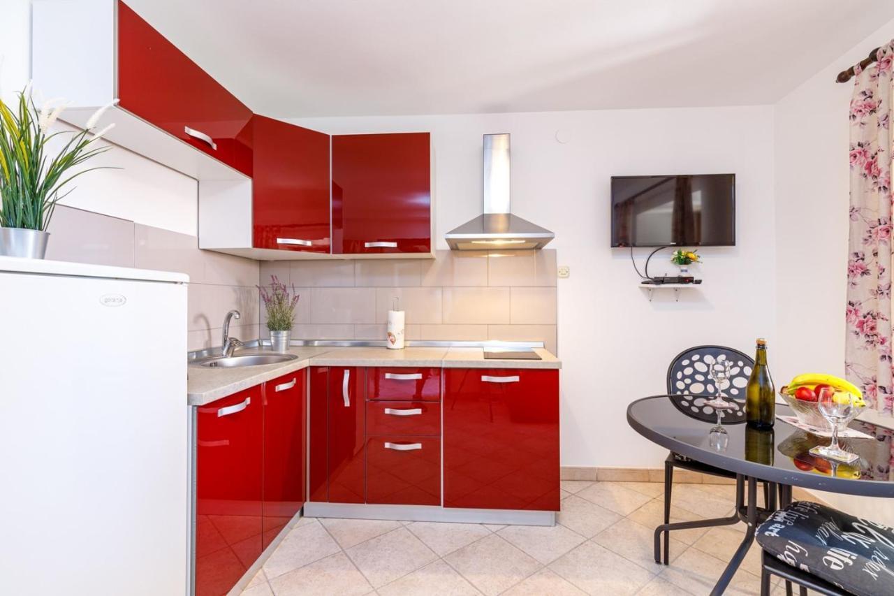 Apartments Mirjana Медулин Екстер'єр фото