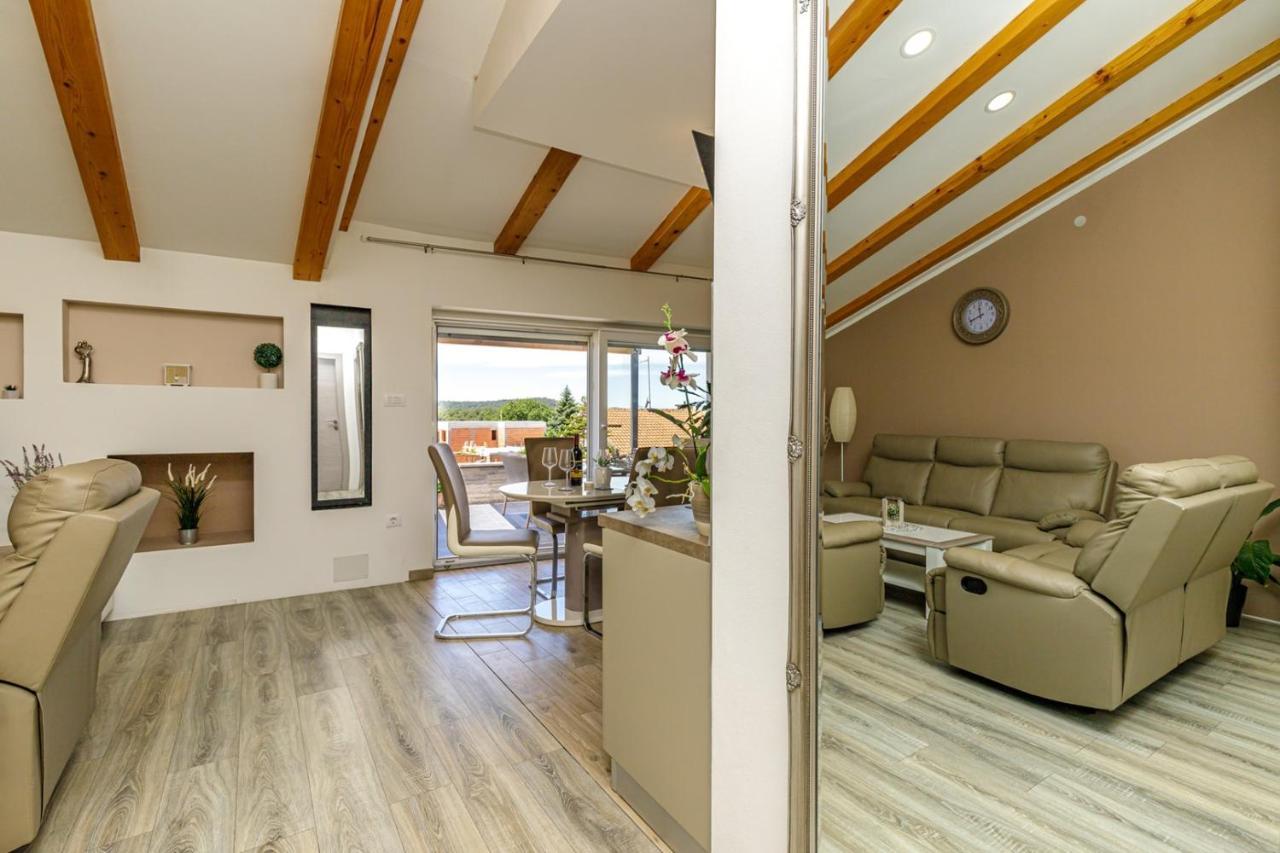 Apartments Mirjana Медулин Екстер'єр фото