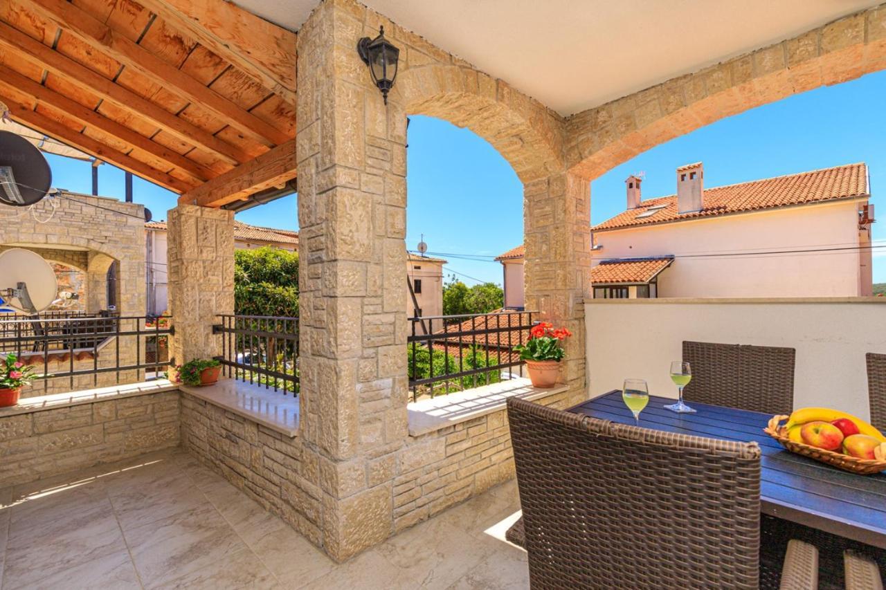 Apartments Mirjana Медулин Екстер'єр фото