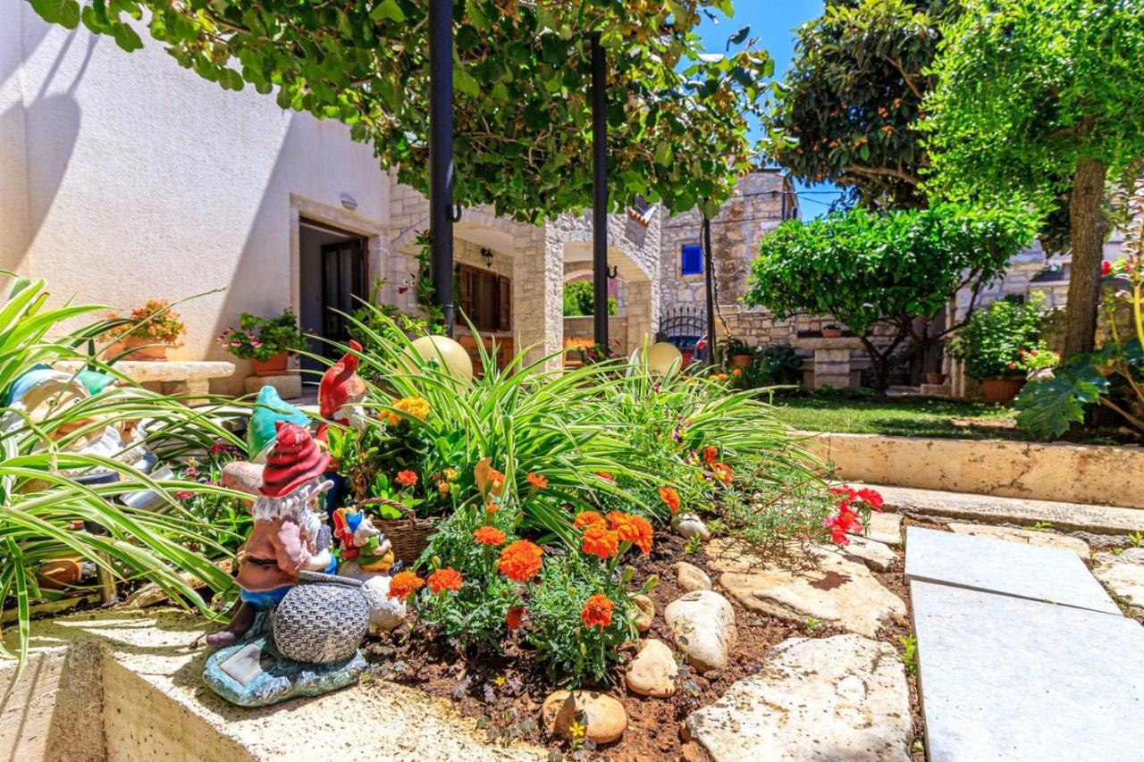 Apartments Mirjana Медулин Екстер'єр фото