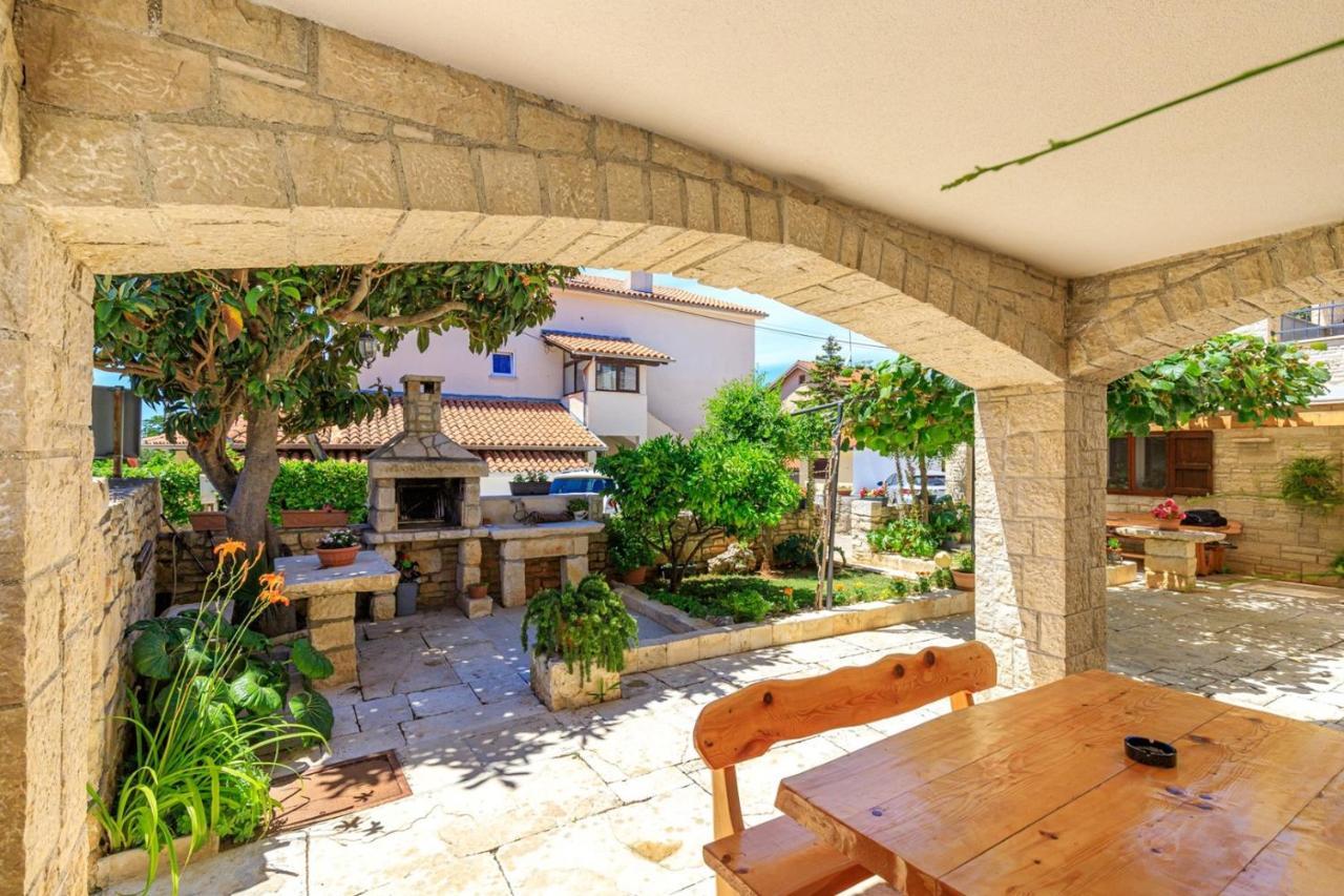 Apartments Mirjana Медулин Екстер'єр фото