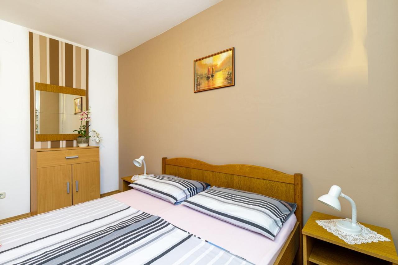 Apartments Mirjana Медулин Екстер'єр фото
