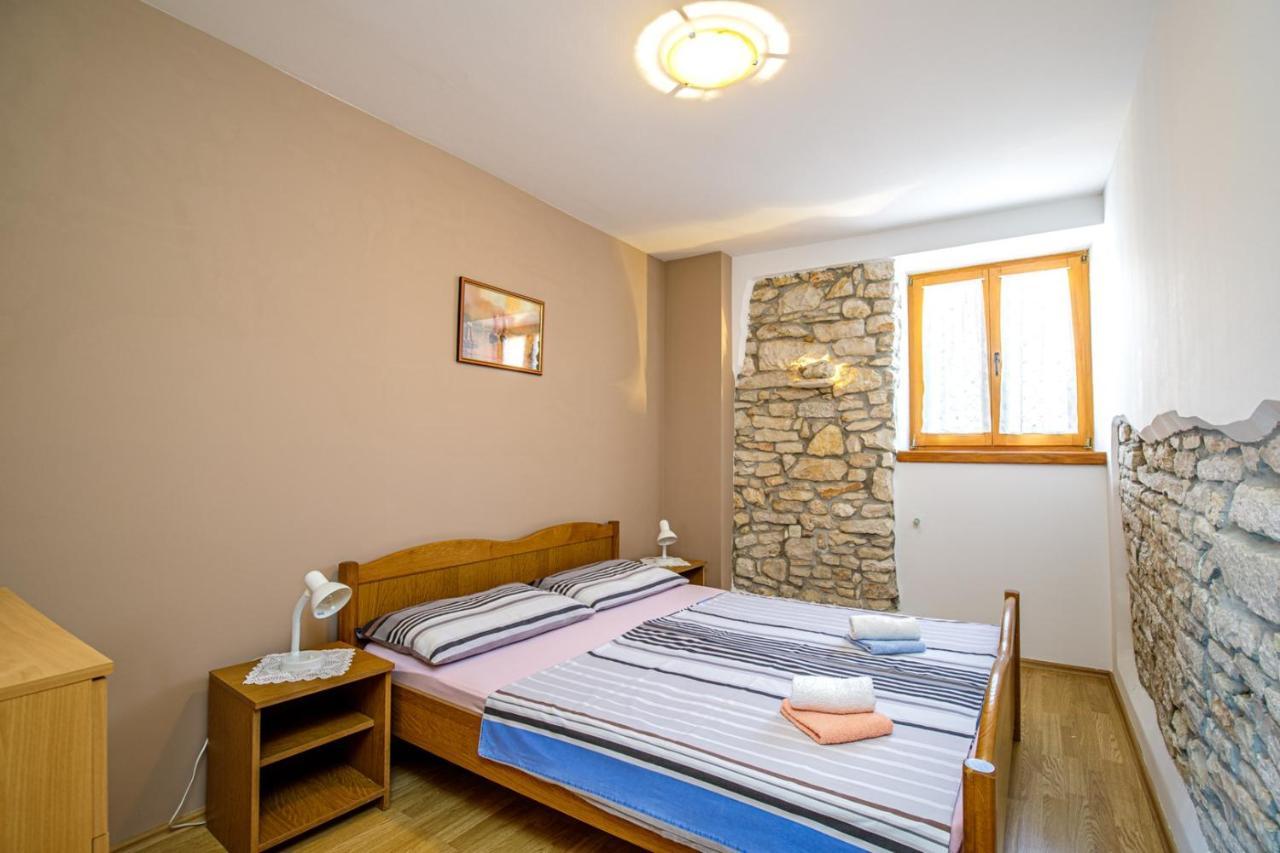 Apartments Mirjana Медулин Екстер'єр фото