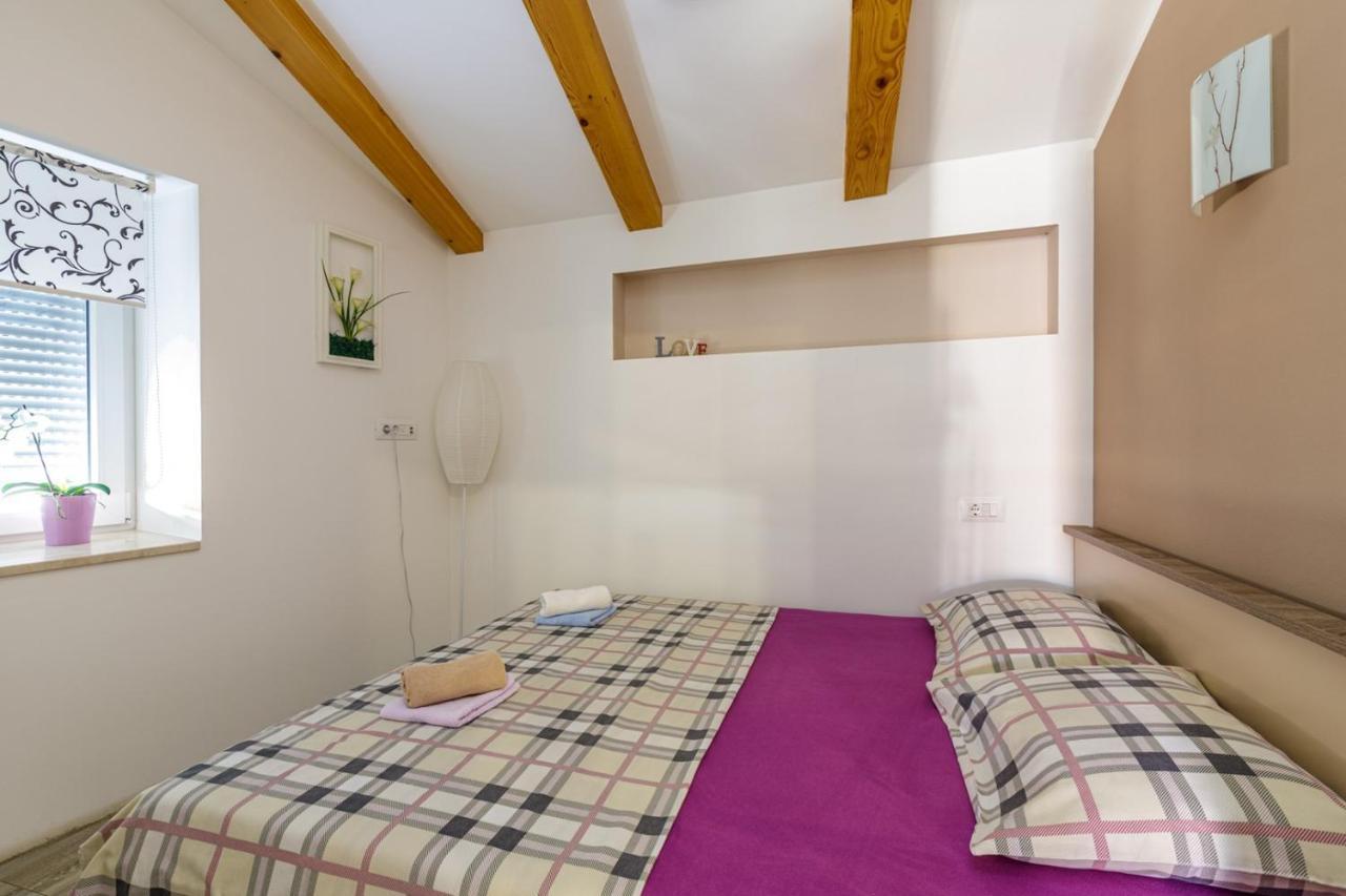 Apartments Mirjana Медулин Екстер'єр фото