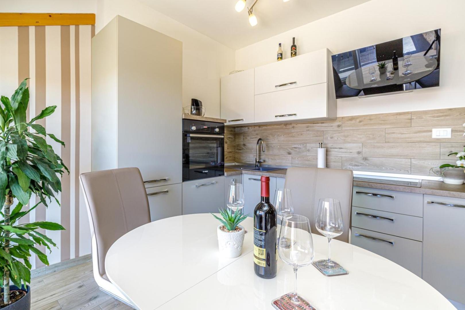Apartments Mirjana Медулин Екстер'єр фото